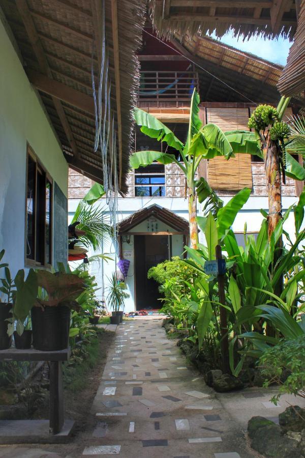 Footprints Homestay (Adults Only) Хенераль-Луна Екстер'єр фото